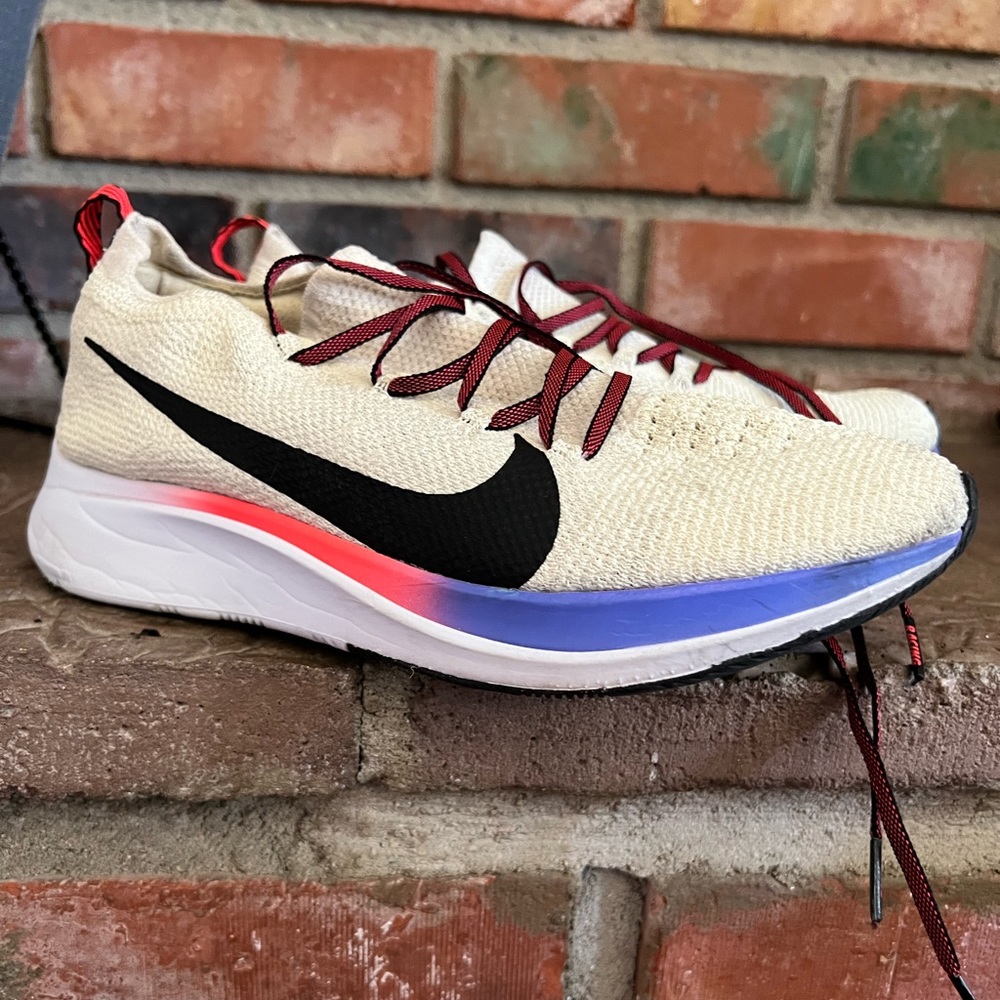 NIKE flyknit running/training shoe